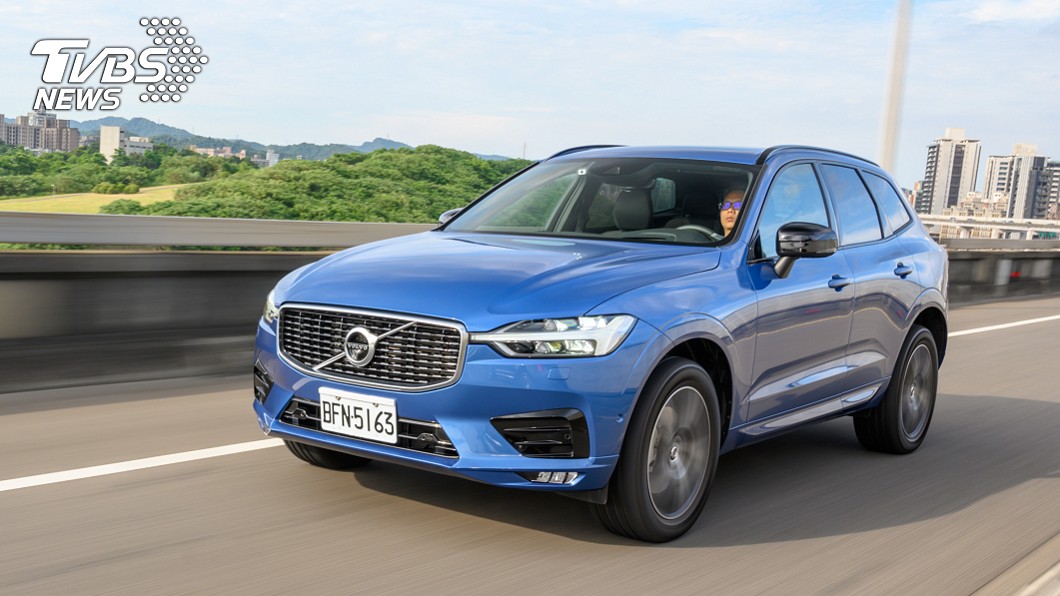 XC60車系目前已經沒有純內燃機動力選擇，僅剩下B5輕油電與T8插電式油電複合兩種動力選擇。