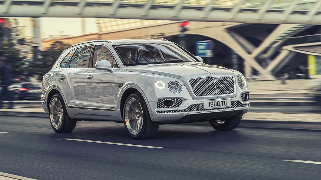 Bentayga Hybrid是Bentley電動車戰略起點。(圖片來源/ Bentley)