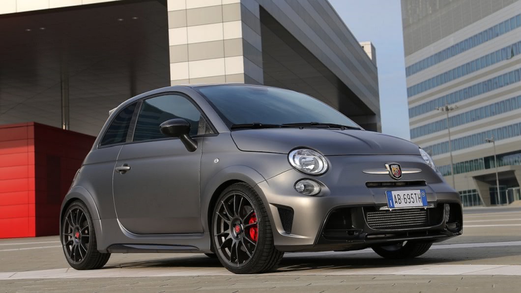 Abarth 695 Biposto外觀相當低調,很難讓人相信它是高性能車款。(圖片來源/ Fiat)