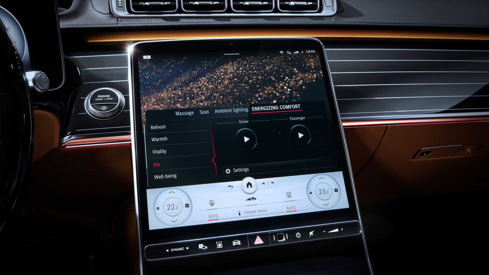 新一代M-Benz S-Class配置12.8吋的中央液晶螢幕。(圖片來源/ Mercedes-Benz)
