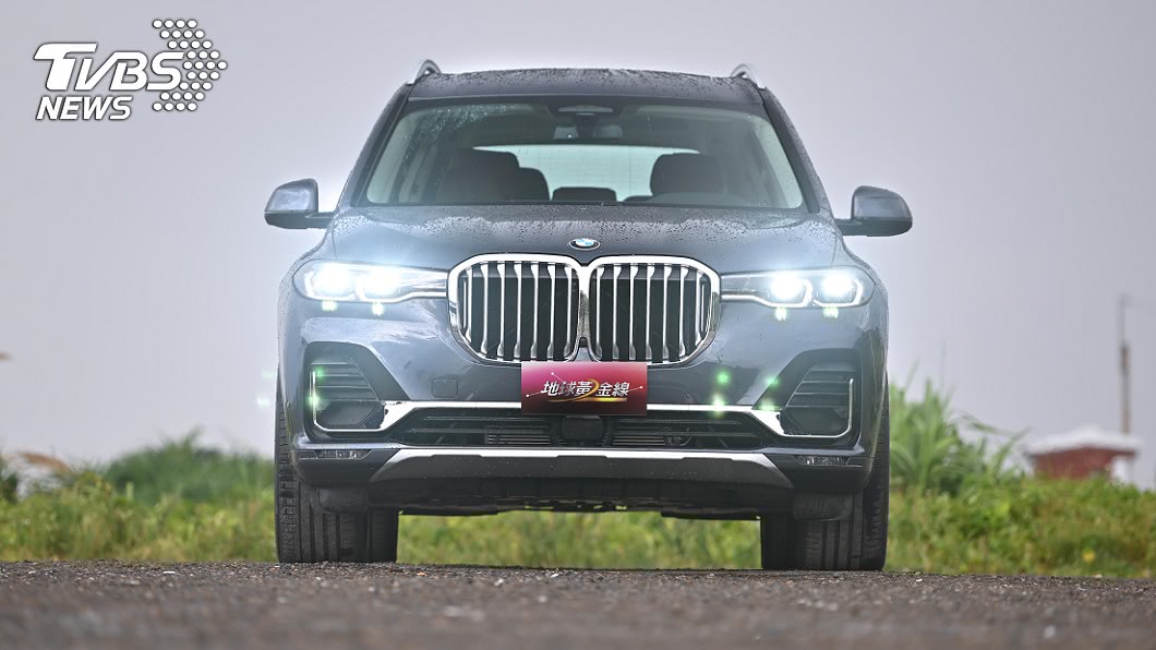 目前X7在台灣只有銷售一種規格xDrive 40i，建議售價為488萬元。