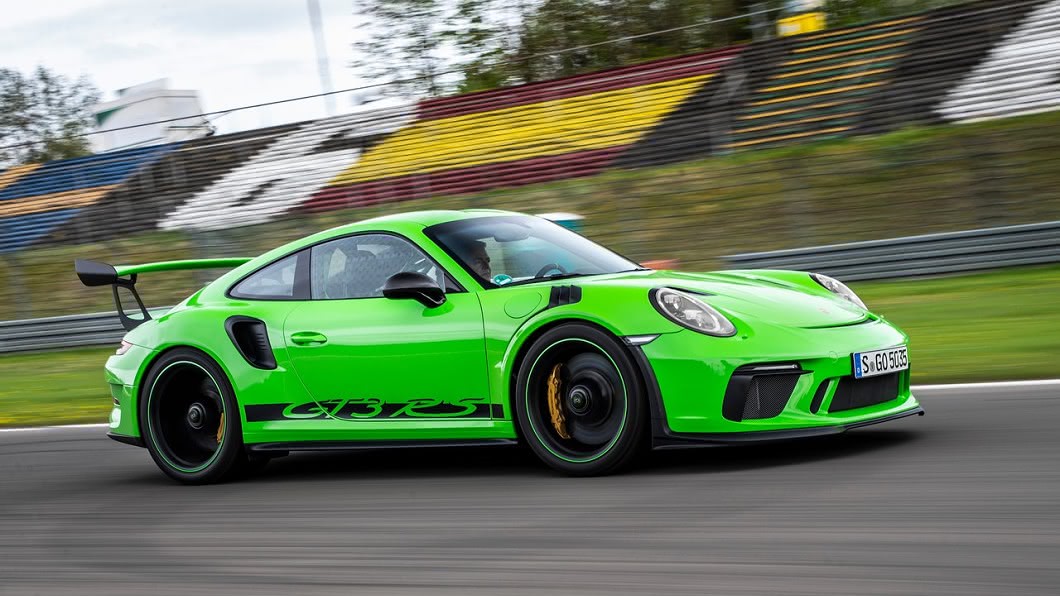 911 GT3 RS搭載4.0升六缸自然進氣引擎，可以輸出500匹最大馬力及46.9公斤米峰值扭力，搭配七速PDK雙離合器自手排。(圖片來源/ Porsche)