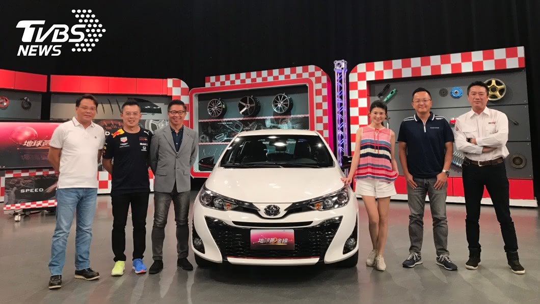 小七在《地球黃金線》中說明汽車保險種類。(圖片來源/ 地球黃金線)