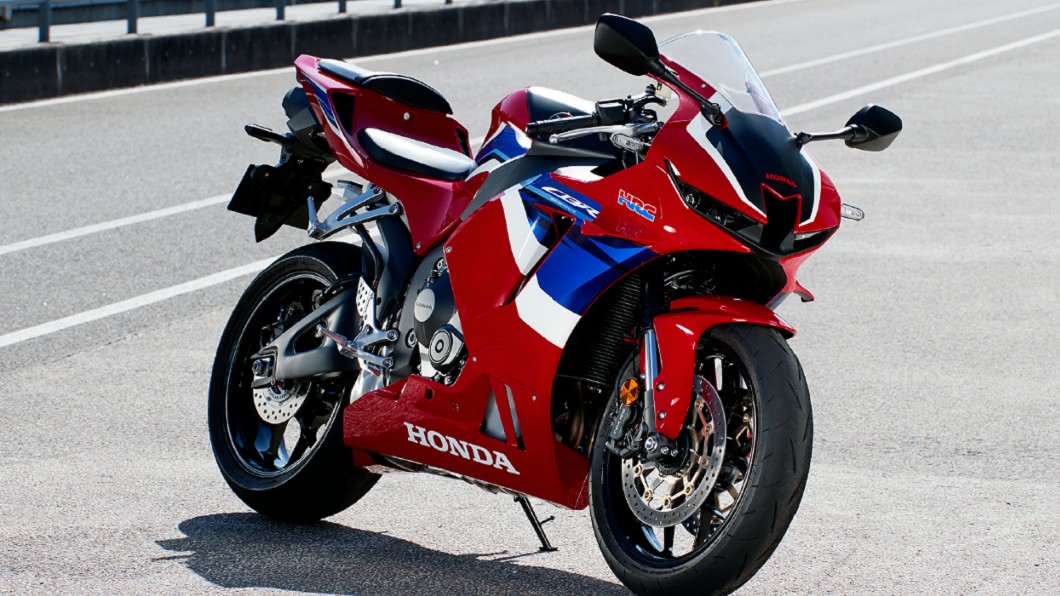 CBR600RR車頭換上全新LED頭燈,而車身配色則與老大哥CBR1000RR-R相似。(圖片來源/ Honda)