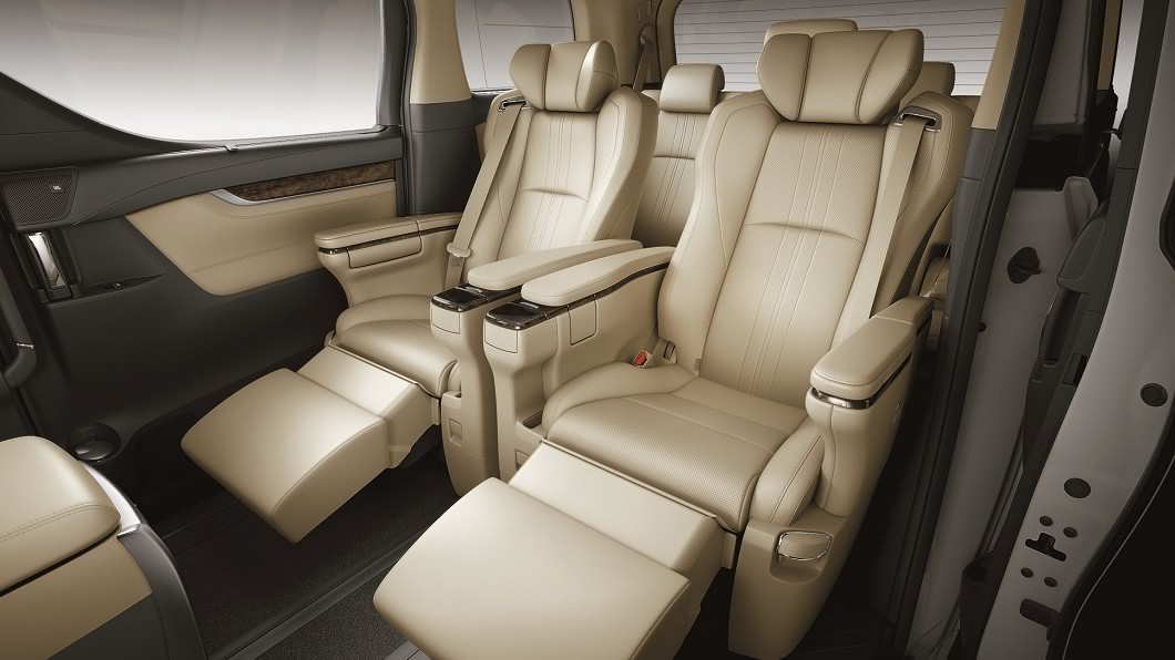 第二排座椅維持Ottoman大型VIP級座椅設定。(圖片來源/ Toyota)