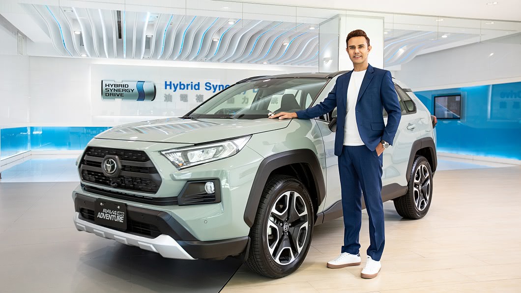新年式RAV4全車系調漲1.4萬至2.6萬 首度引進數位後視鏡