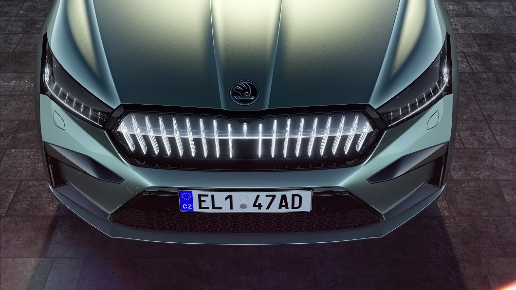 LED發光水箱護罩為選配套件。(圖片來源/ Škoda)