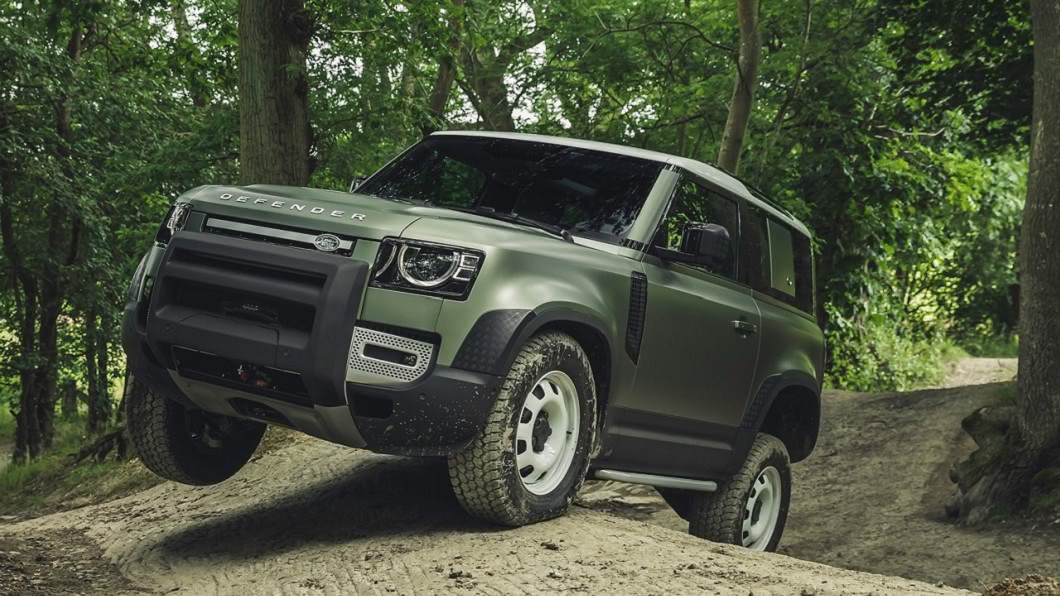 Defender 90為短軸版本，最多可以提供6人座。(圖片來源/ Land Rover)