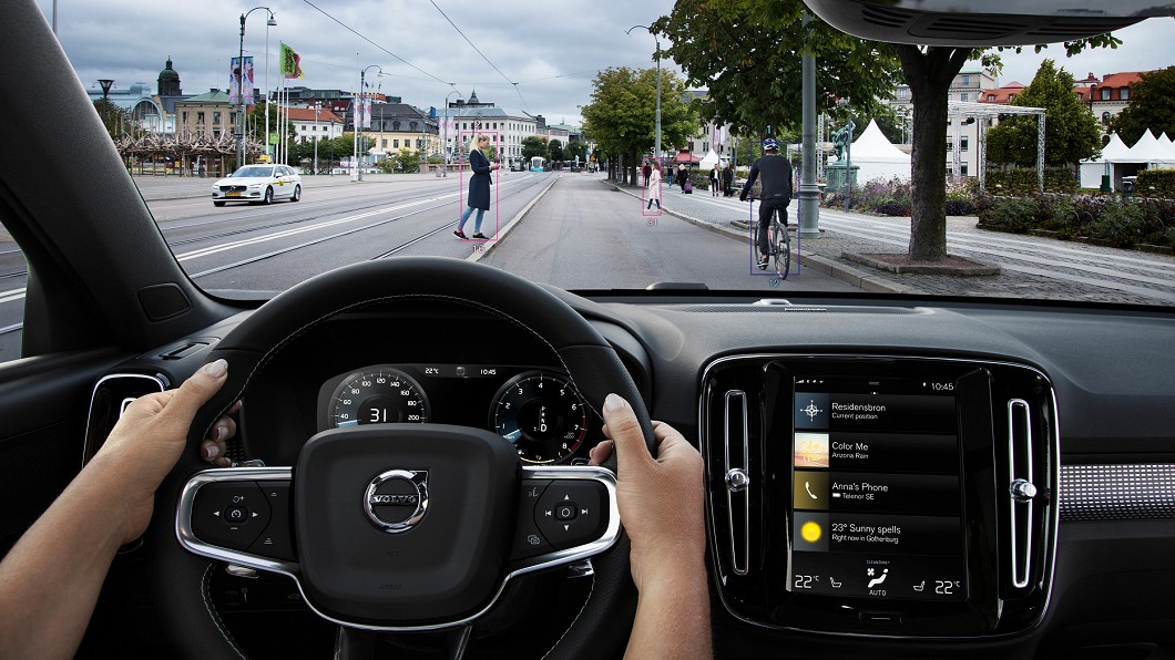 XC40 T3 Momentum標配完整ADAS先進駕駛輔助系統。(圖片來源/ Volvo)