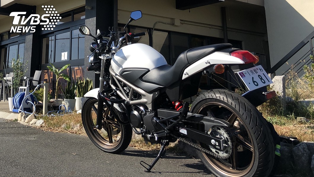 Honda VTR250按照台灣規定無法騎上快速道路，但是按照日本分類可以直接騎上高速公路。