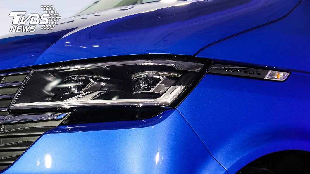 Caravelle 199系列車型皆配備新式樣LED頭燈。