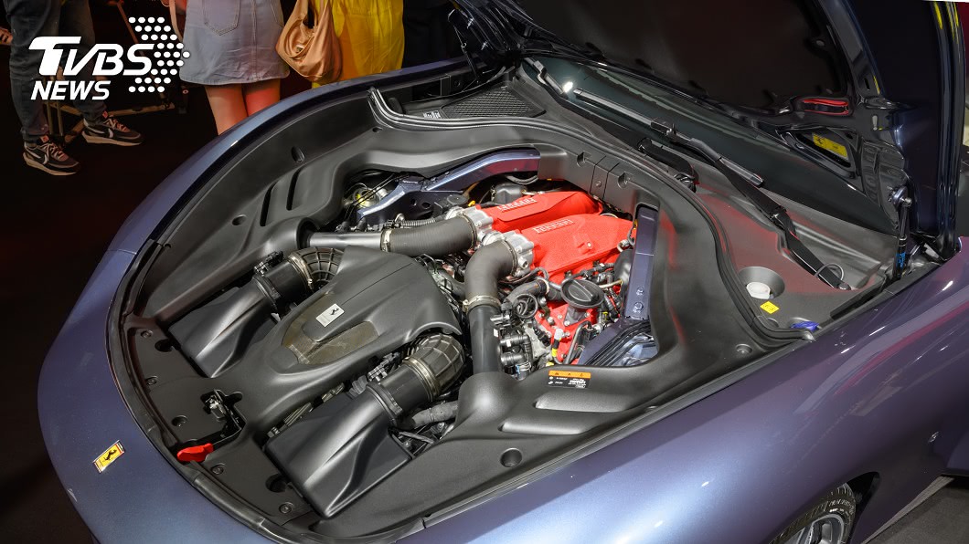 Ferrari最引以為傲的動力系統方面,這次也為Roma配備了新款V8渦輪增壓引擎。