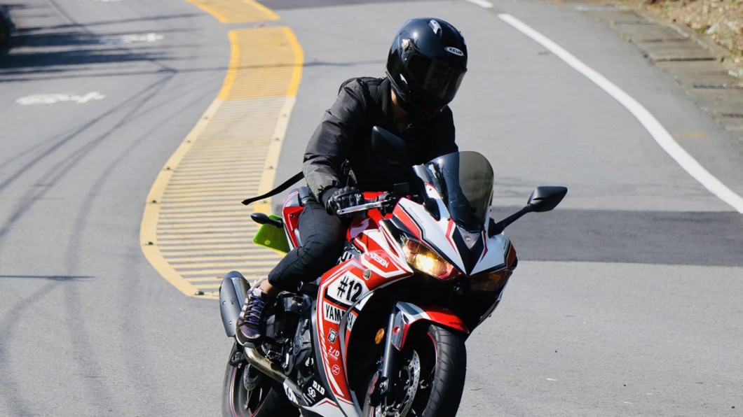 騎車遇到「死亡搖擺」怎麼辦？　千萬別強行修正！