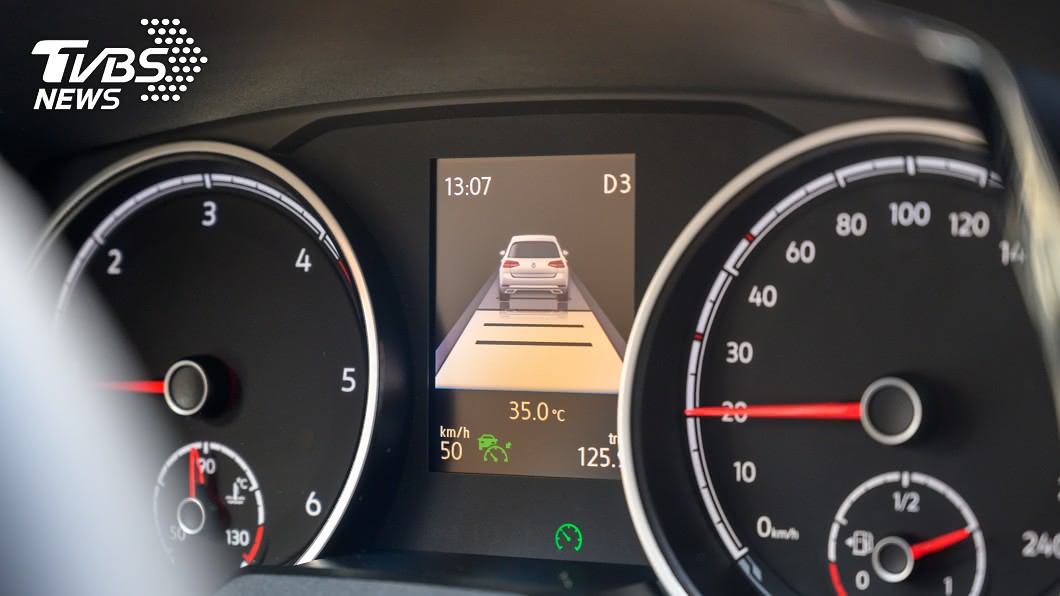 「IQ.Drive智能駕駛輔助系統」植入,讓長途行車更安心。