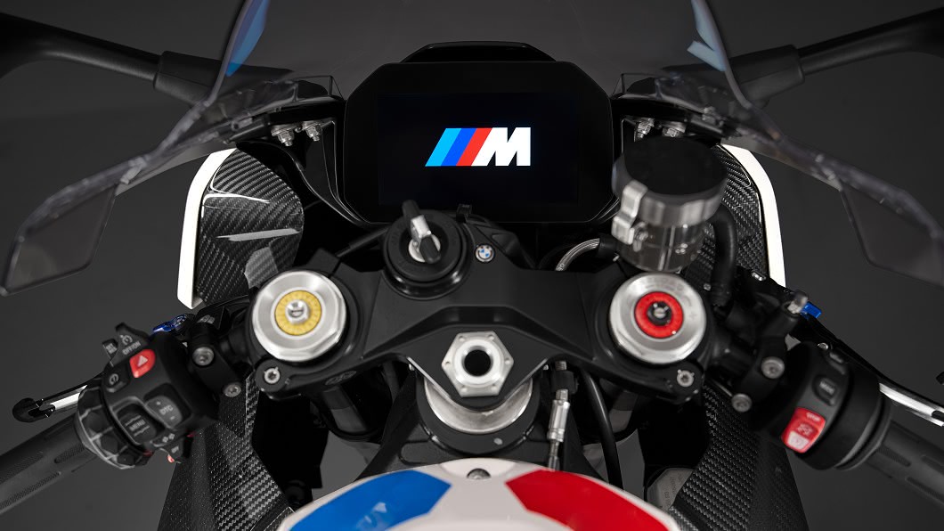 BMW M1000RR的儀錶板。(圖片來源/ BMW)