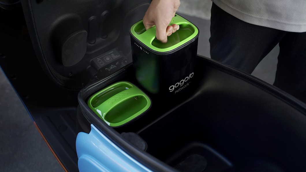 PGO Ur1 Plus使用Gogoro Network智慧電池交換服務，提供車主簡便流暢的換電體驗。(圖片來源/ PGO)