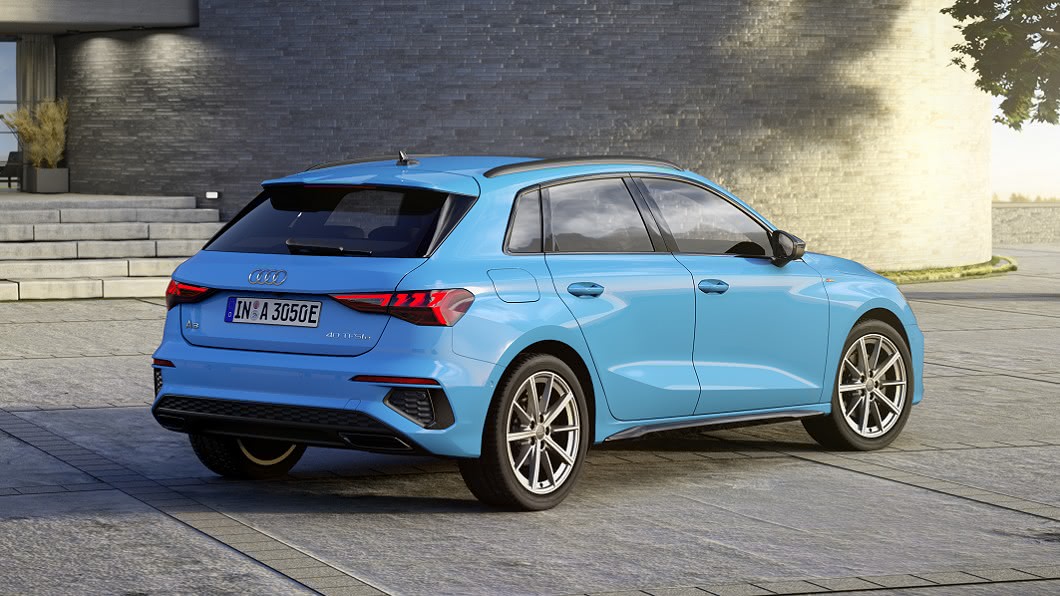 容量13kWh鋰電池組安裝於車尾行李廂底。(圖片來源/ Audi)