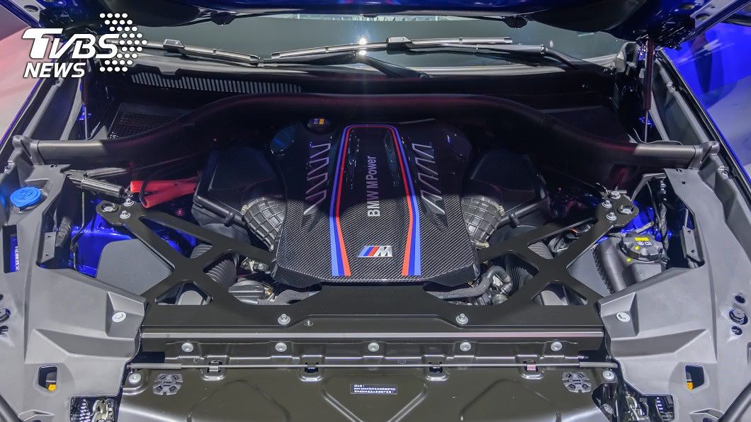 全新世代BMW X5 M搭載M TwinPower Turbo S63引擎,可以創造出600匹的最大馬力。