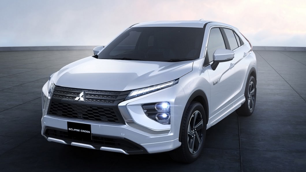 小改款Eclipse Cross針對車頭造型重新修整,包括頭燈,水箱罩與飾條皆重新設計。(圖片來源/ Mitsubishi)