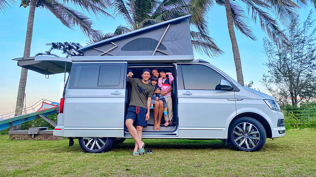 福斯商旅看中宥剩實踐車居生活的VanLife生活態度，邀請宥勝擔任品牌大使。(圖片來源/ 福斯商旅)