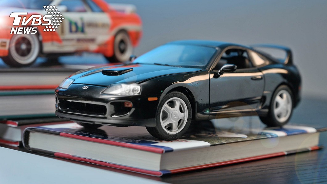 受到高度期待的Supra A80於1993首度亮相,外型方面和先前車款有著很大的不同。