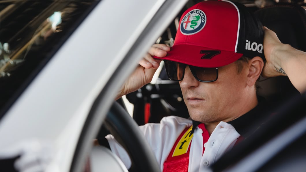 Alfa Romeo這次請到了F1車手Kimi Räikkönen和Antonio Giovinazzi,對全新Giulia GTA和GTAm進行測試。(圖片來源/ Alfa Romeo)