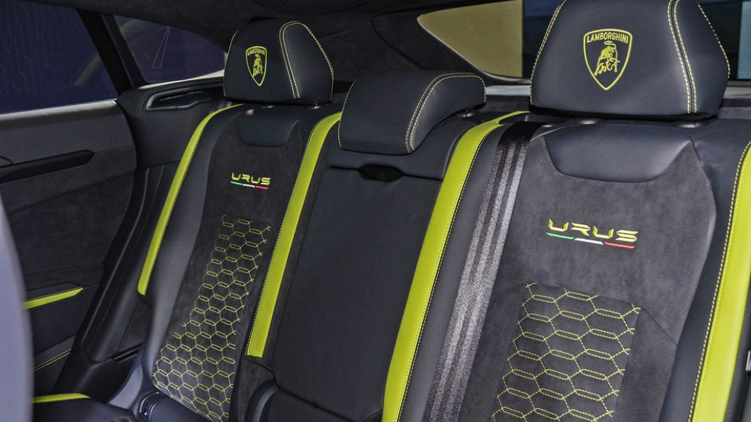 Urus Graphite Capsule即便是後座設計也相當有跑車風格。(圖片來源/ Lamborghini)