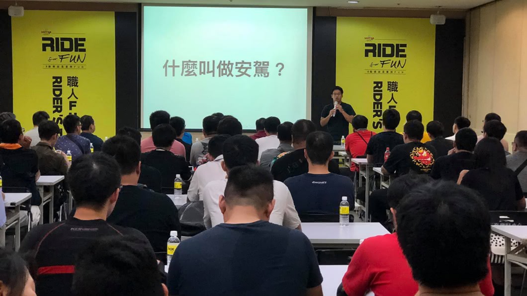 2019國際重型機車展請來許多二輪界名人,例如前WGP選手根本健、GP主播加菲貓、汽機車資深編輯雷尼、機車媒體人小三等舉辦相關講座。(圖片來源/ 國際重型機車展 臉書)