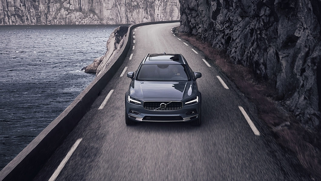 動力心臟由整合48V Mild-Hybrid系統之B5青油電動力系統擔綱。(圖片來源/ Volvo)