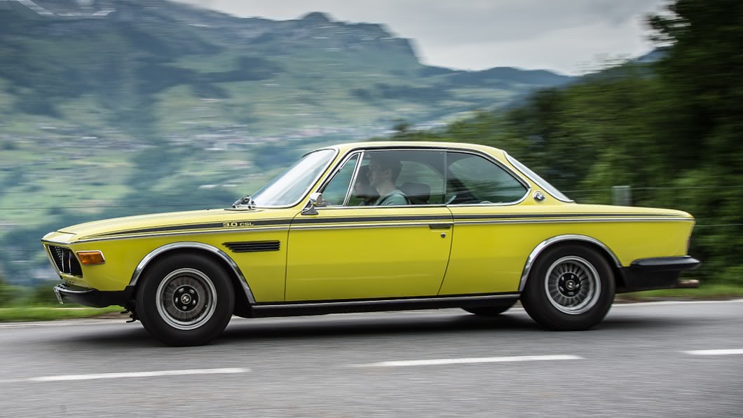 BMW CSL在C柱上具備一個品牌廠徽,相當特別。(圖片來源/ BMW)