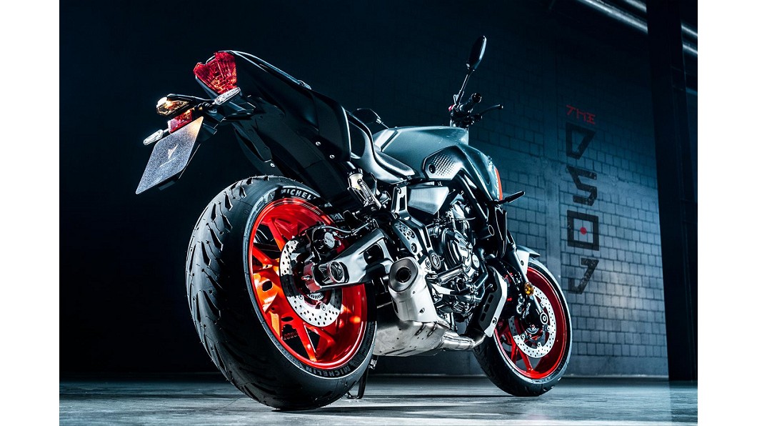 MT-07前煞車碟盤直徑加大,同時配置Michelin Road 5輪胎。(圖片來源/ Yamaha)