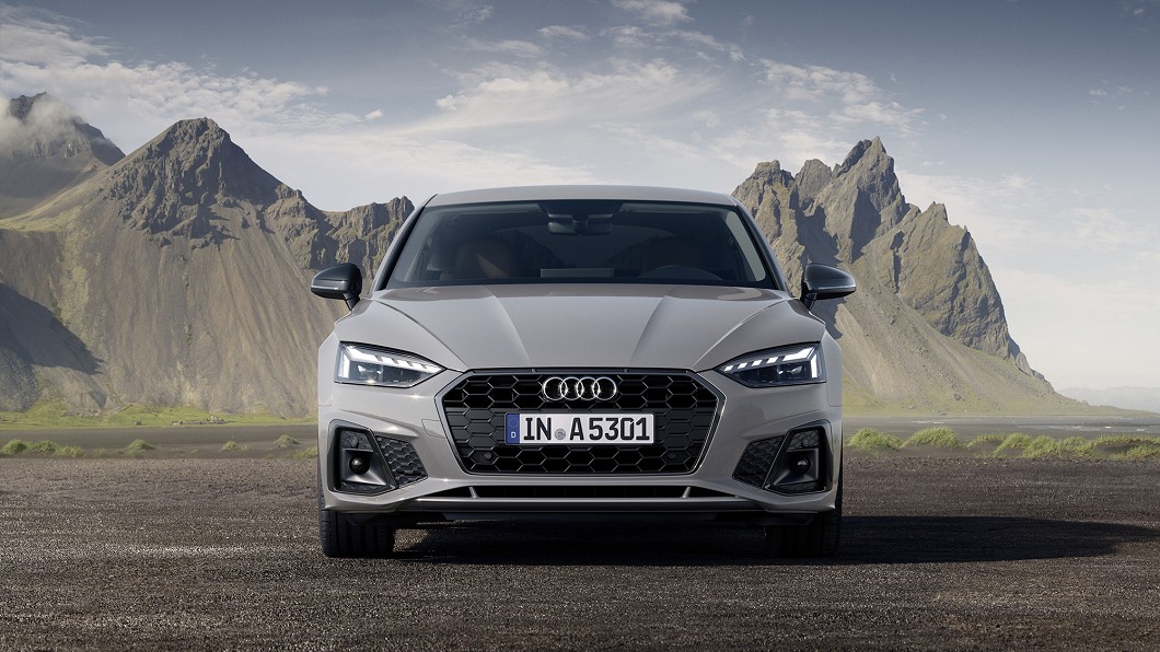 頭燈燈組與前保桿為小改款車頭主要變動所在。(圖片來源/ Audi)