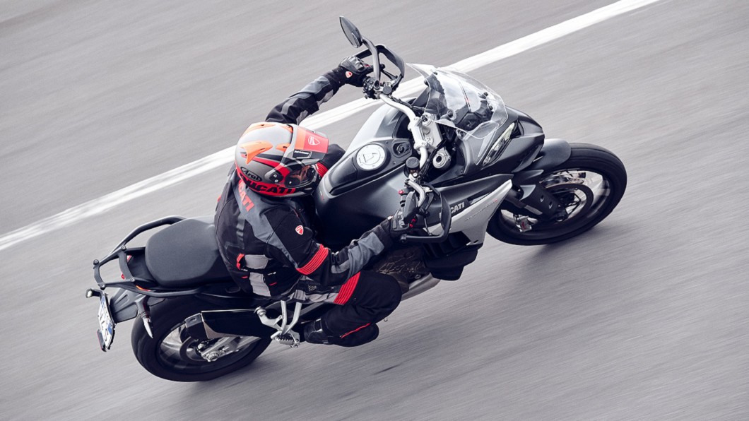Multistrada V4可安裝的ACC主動式車距巡航系統,會在時速30km/l到160km/l之間作動。(圖片來源/ Ducati)