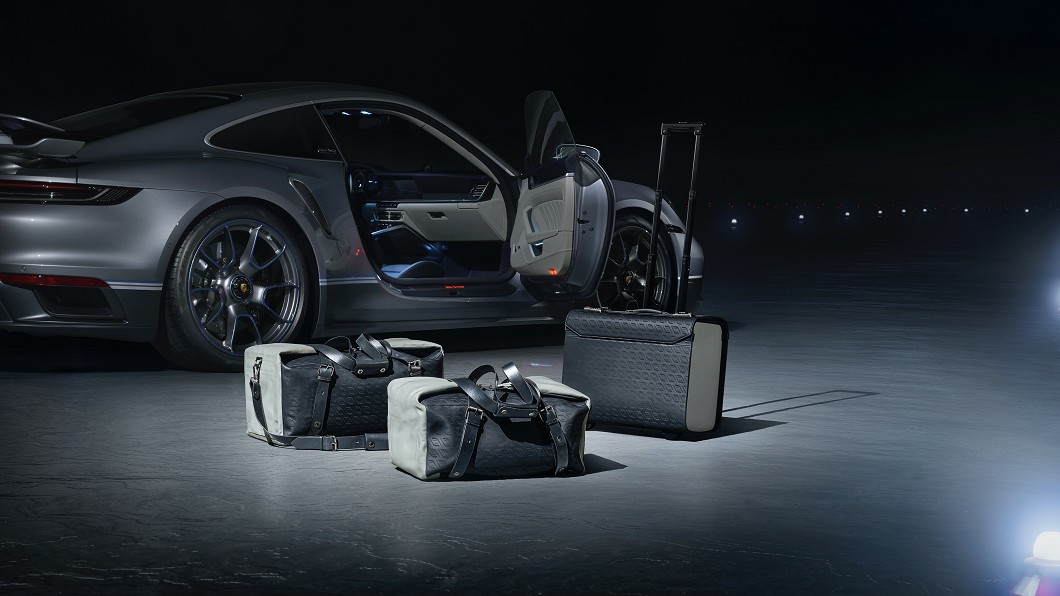 Porsche也將為準車主奉上與其匹配的登機箱與行李袋。(圖片來源/ Porsche)