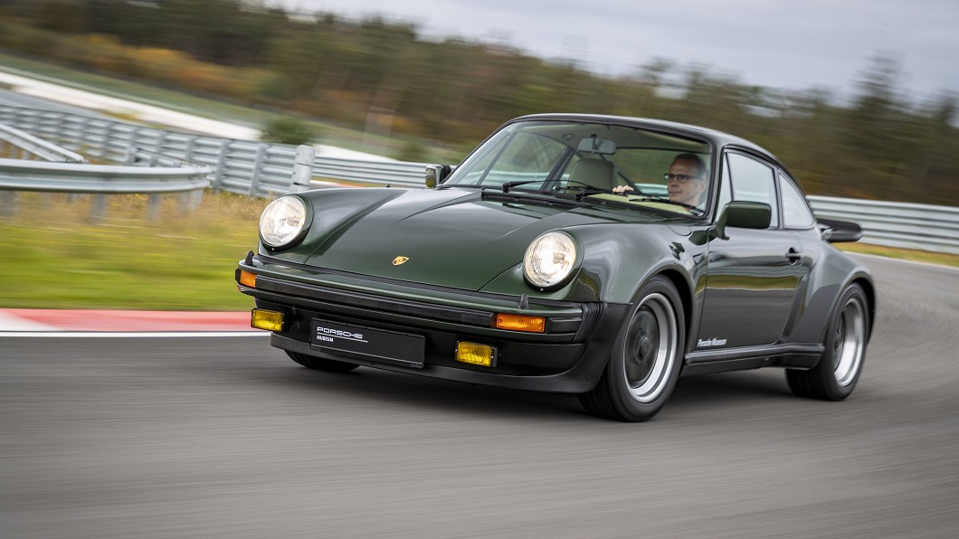 1975年Porsche將渦輪增壓引擎植入911車系,開啟911 Turbo家族。(圖片來源/ Porsche)