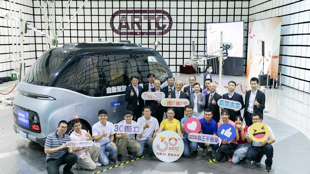 行政院長蘇貞昌親自到車輛中心參訪與勉勵。(圖片來源/ ARTC)