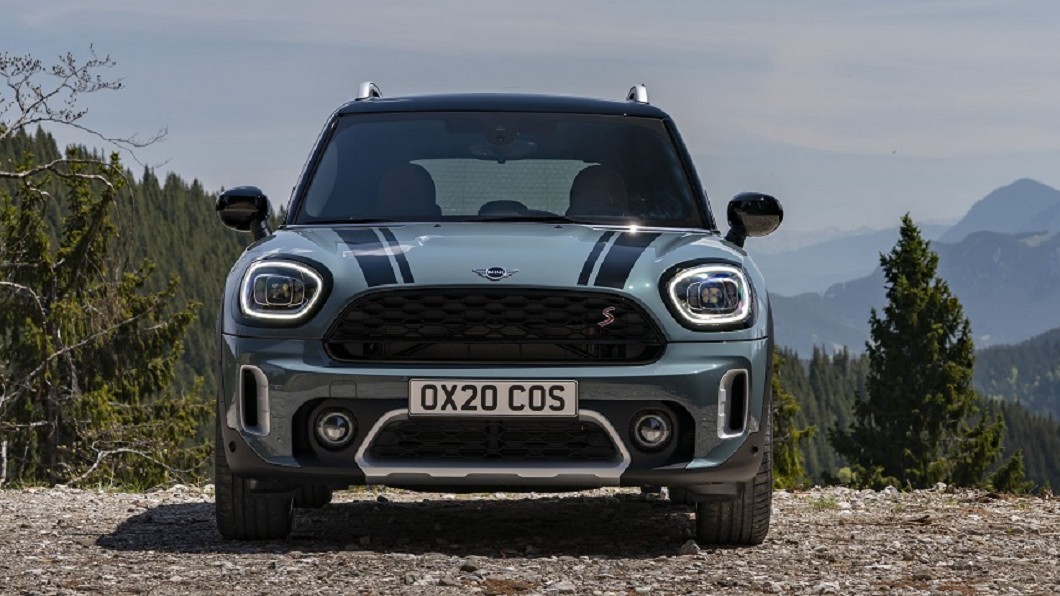 MINI Countryman帶來更為簡潔俐落的六角型水箱護罩。(圖片來源/ MINI)