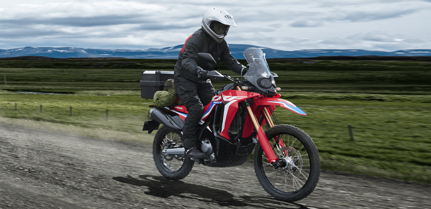 CRF300L與CRF300 Rally採用286cc水冷單汽缸引擎,提供26hp馬力與2.6kg-m扭力的動力輸出。(圖片來源/ Honda)