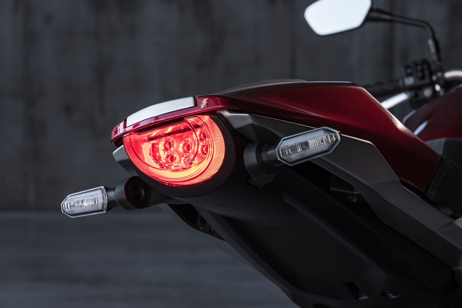 CB1000R尾燈維持原本設計。(圖片來源/ Honda)