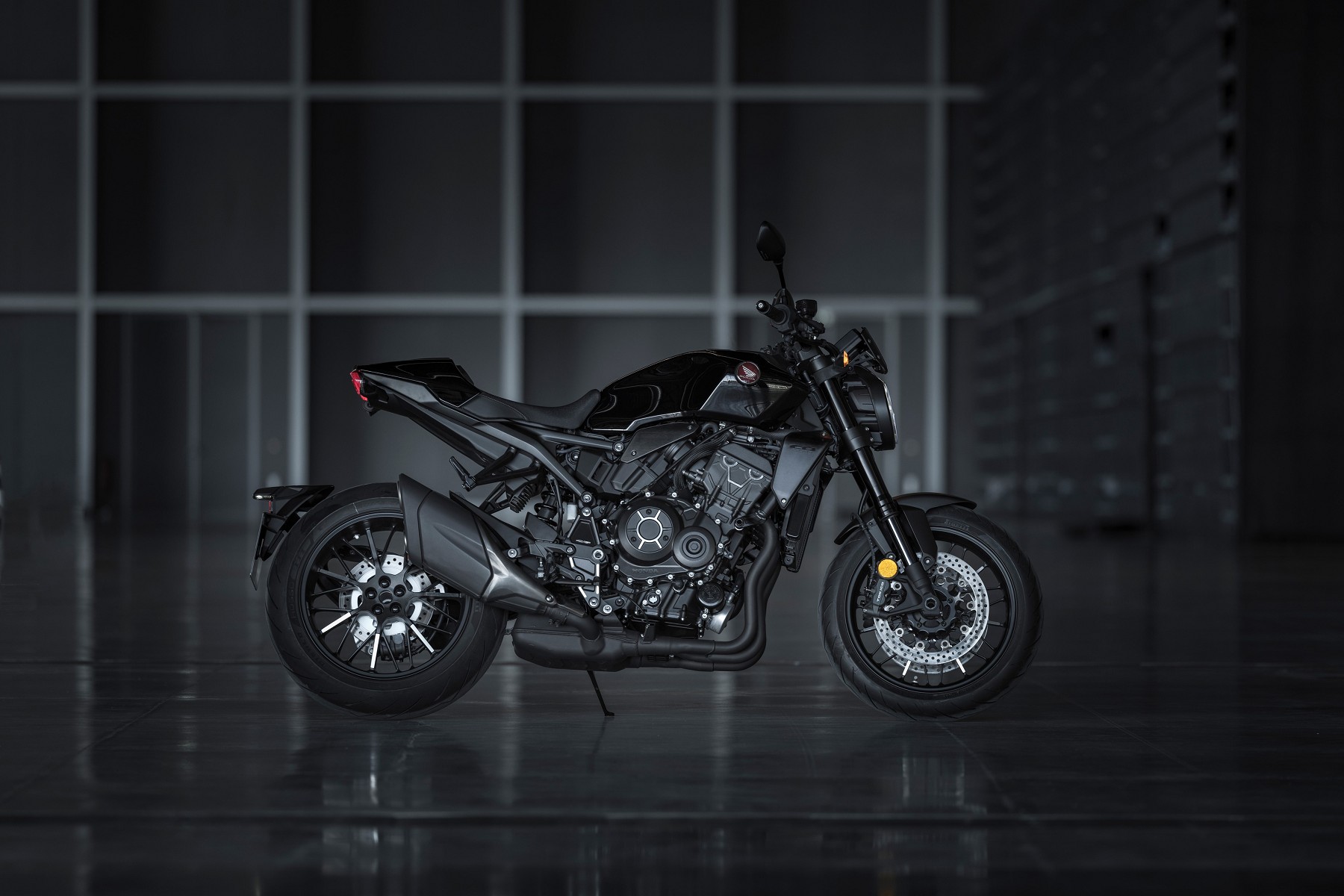 CB1000R新增了Black Edition版本，車身整體都充滿黑化元素。(圖片來源/ Honda)