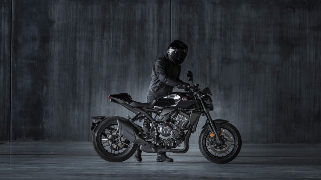 CB1000R重新詮釋經典圓燈 全車黑化Black Edition同步登場
