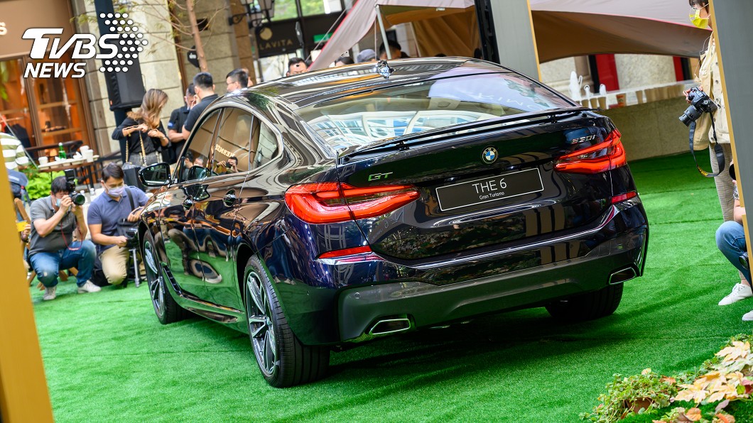 630i M Sport配置雙邊單出矩形排氣尾管。(圖片來源/ 陳堯君)