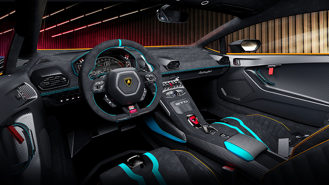 內裝大量使用Alcantara麂皮與碳纖維飾板,(圖片來源/ Lamborghini)