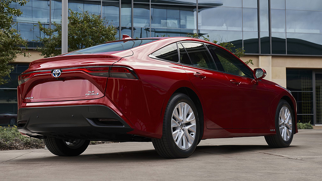 車尾造型與車頭相同,皆保留概念車設計元素。(圖片來源/ Toyota)