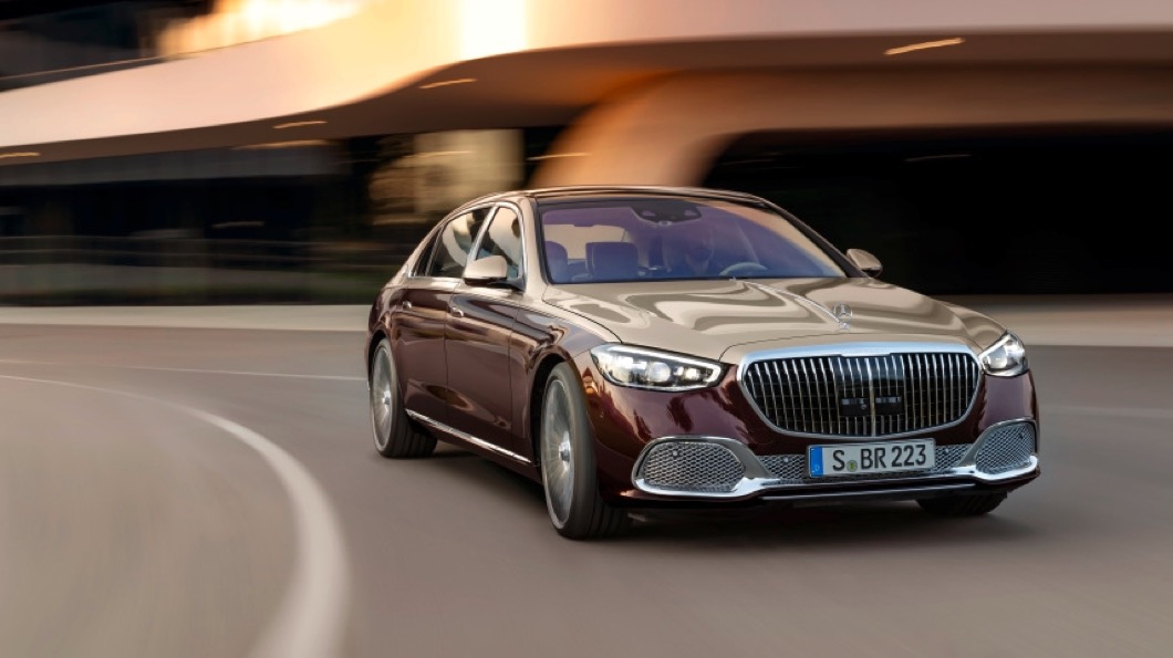 Ｍ-Maybach S-Class提供了4.0升V8雙渦輪增壓動力並具備輕油電系統。