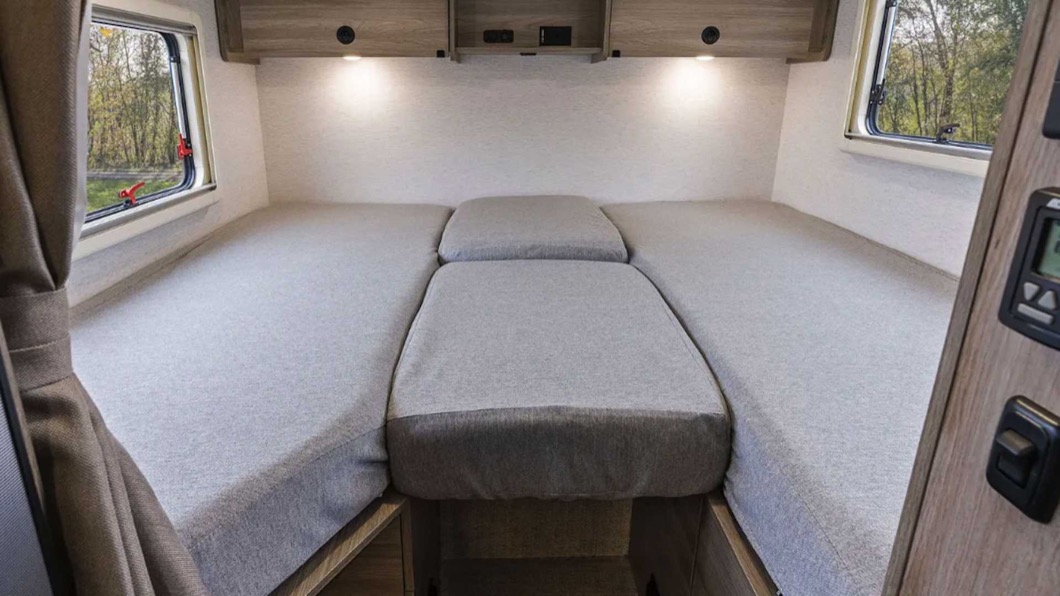 車上具備最少可容納兩人的休憩空間。(圖片來源/ Winnebago)