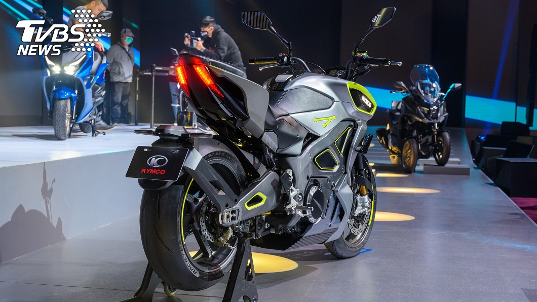 Kymco 具備FEP先進電控性能管理系統，結合循跡控制系統、防止輪胎打滑、彈射起步功能、防止後輪離地浮起，兼具性能及安全的特性。(圖片來源/ 地球黃金線)