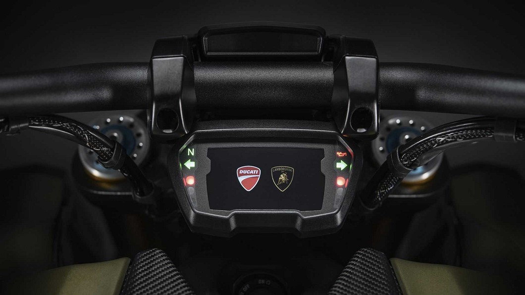 Diavel 1260 Lamborghini配置3.5吋TFT全彩數位儀表。(圖片來源/ Lamborghini)