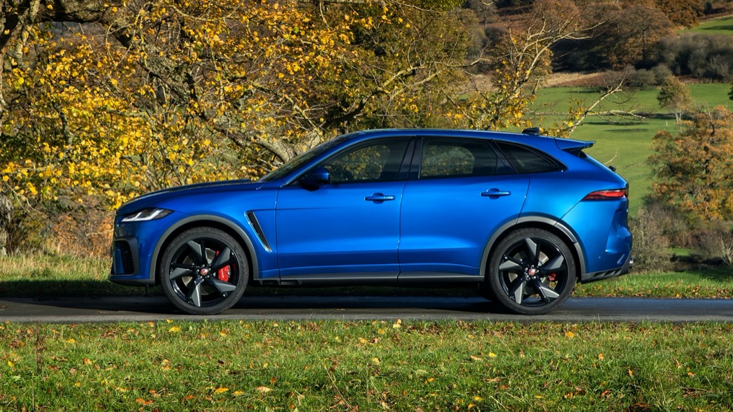 全新年式Jaguar F-Pace SVR也讓風阻係數降低35%來到0.36Cd。(圖片來源/ Jaguar)