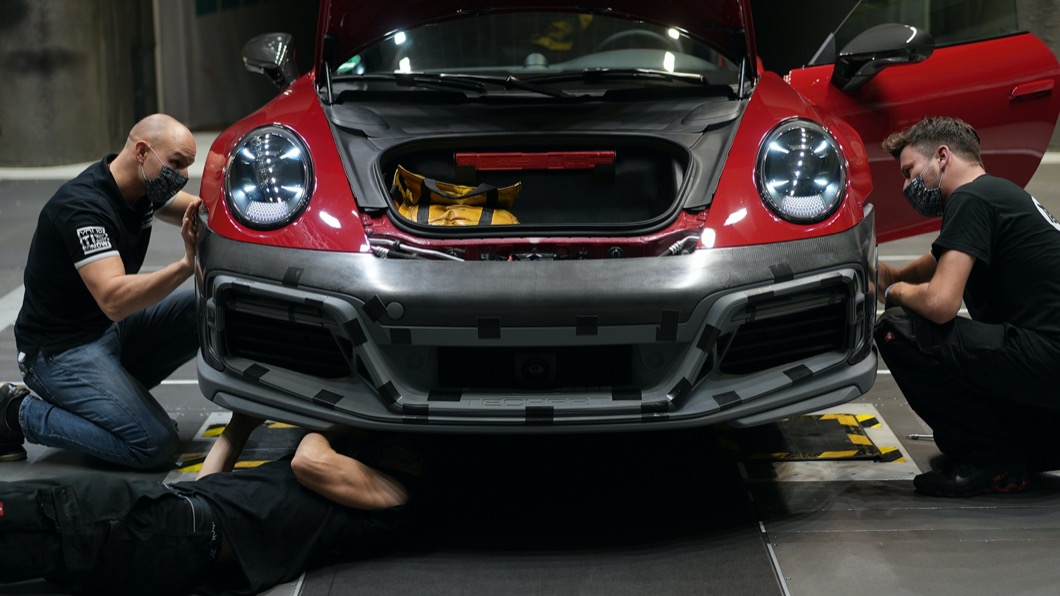 假設標準版911 Turbo S的外型已經無法滿足需求,那麼就由Techart所推出的14件空力套件組來勾起駕駛渴望。(圖片來源/ Techart)